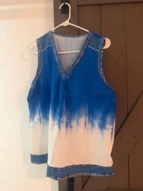 Sleeveless Blue Ombre V-Neck Women's Top